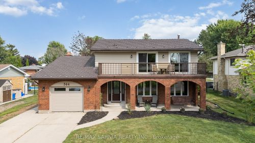 564 Riverside Dr, Corunna, ON, N0N1G0 | Card Image