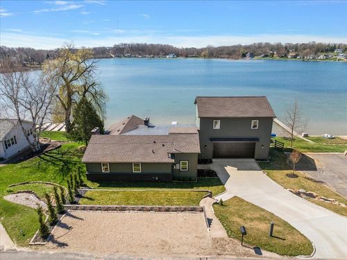 12475 Oakwood Shores St, Wayland, MI, 49348-9056 | Card Image