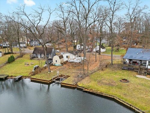 4370 Leroy Ct, White Lake, MI, 48383-1461 | Card Image