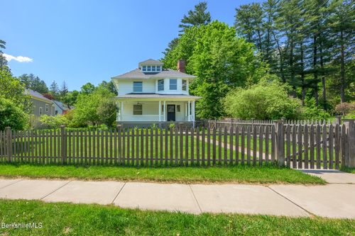 8 Oak St, Great Barrington, MA, 01230-1708 | Card Image