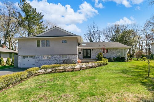 22 Olive St, Great Neck, NY, 11020-1627 | Card Image