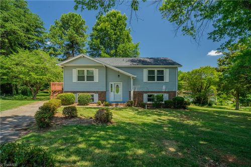 3228 W Loftyview Ct, High Point, NC, 27260-2615 | Card Image