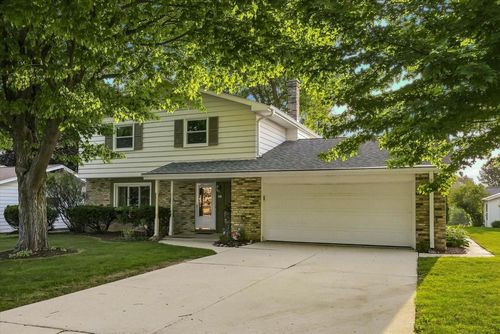 931 Fairview Drive, PORT WASHINGTON, WI, 53074 | Card Image