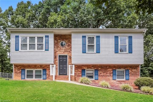 162 Woodwind Dr, Lexington, NC, 27295-9013 | Card Image