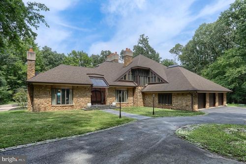 51 Hill Manor Dr, Hershey, PA, 17033-2510 | Card Image