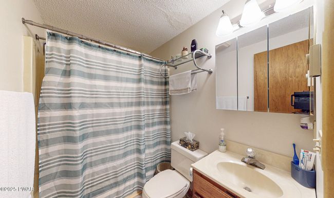 Main Floor Bathroom | Image 15