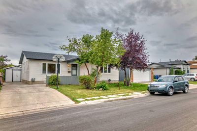 35 Whitefield Cres Ne, House detached with 5 bedrooms, 3 bathrooms and 2 parking in Calgary AB | Image 1