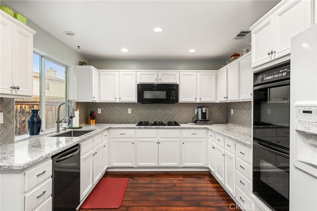 New Quartz Countertops and Tile Backsplash | Image 13