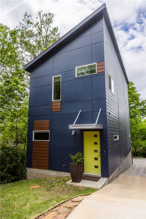 239 N Fletcher Ave, Fayetteville, AR, 72701-4425 | Card Image