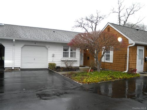4 Revere Dr, Sayville, NY, 11782-1349 | Card Image