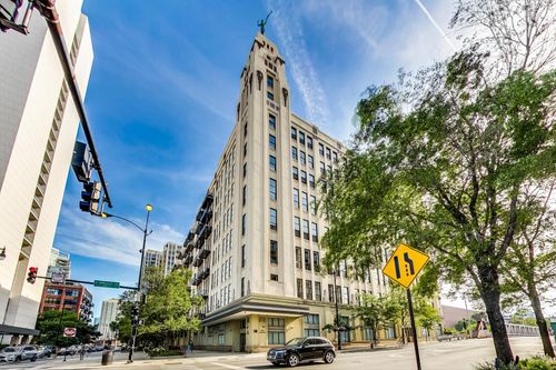 509-758 N Larrabee St, Chicago, IL, 60654-6449 | Card Image