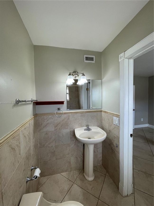 APT-1024 - 8650 Sw 67 Th Ave, Condo with 2 bedrooms, 3 bathrooms and null parking in Pinecrest FL | Image 19
