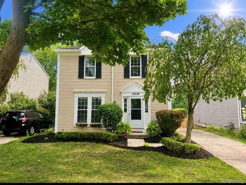 16249 Birwood Ave, Beverly Hills, MI, 48025-3343 | Card Image