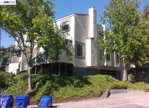 1704 Dalessi Dr, Pinole, CA, 94564 | Card Image