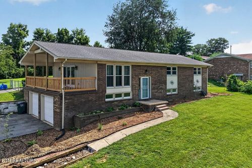117 Gillen Dr, Sparta, TN, 38583-1401 | Card Image