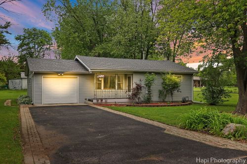 12112 W Bonnie Brook Ln, Beach Park, IL, 60087-2811 | Card Image