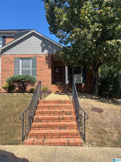 2212 Ascot Ln, Vestavia Hills, AL, 35216-6122 | Card Image