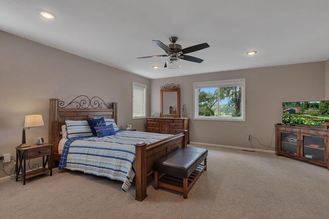 Easily fits a king bed and additional furnishings | Image 18