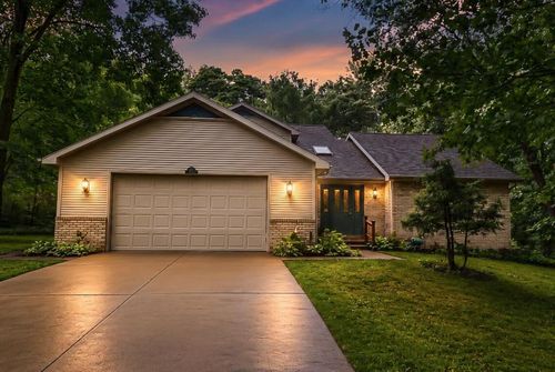 2900 Noon Rd, Jackson, MI, 49201-8003 | Card Image