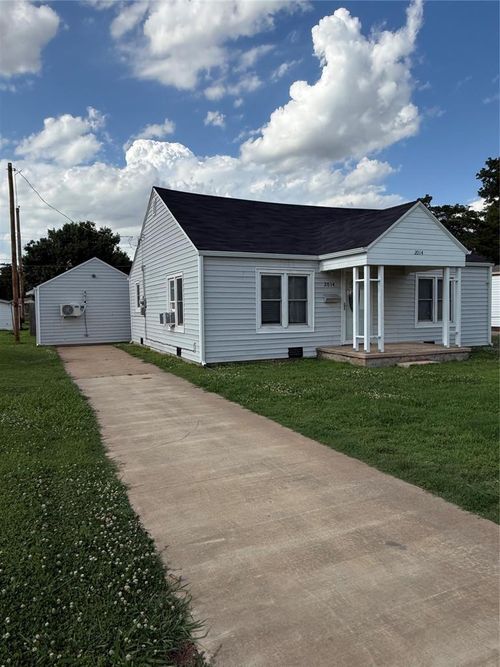 2014 E Chestnut Ave, Enid, OK, 73701-2764 | Card Image