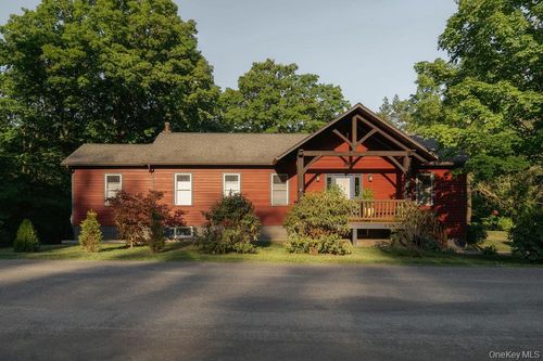 82 Near Rd, Red Hook, NY, 12571-9137 | Card Image