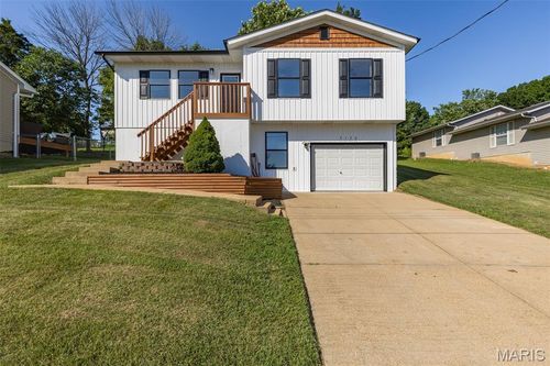 2120 Meadow Brook Dr, De Soto, MO, 63020-2628 | Card Image