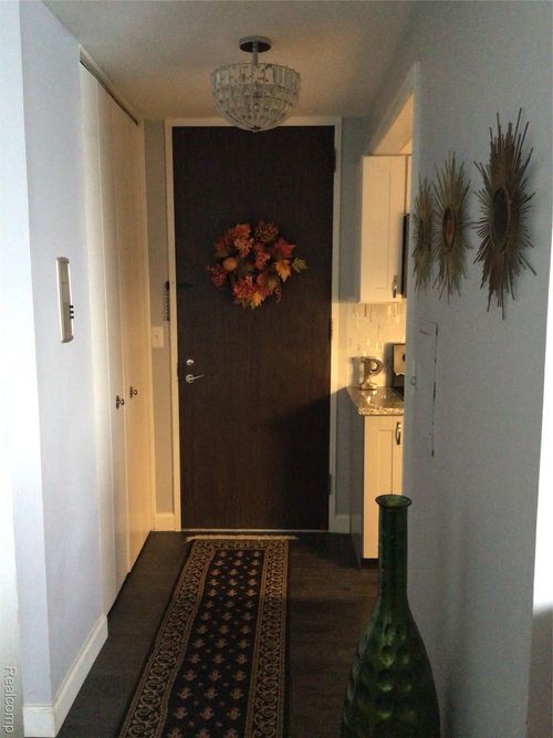 apt-411-8200 E Jefferson Ave, Detroit, MI, 48214-2697 | Card Image