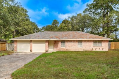 306 Hollywood Drive, House other with 3 bedrooms, 2 bathrooms and null parking in Conroe TX | Image 2