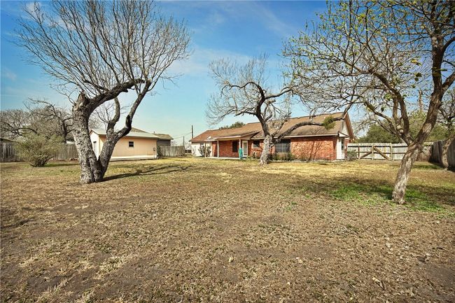 703 W Josephine Ave, House other with 3 bedrooms, 2 bathrooms and null parking in Orange Grove TX | Image 4