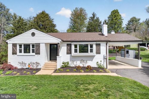 906 W Washington St, MIDDLEBURG, VA, 20117-2678 | Card Image