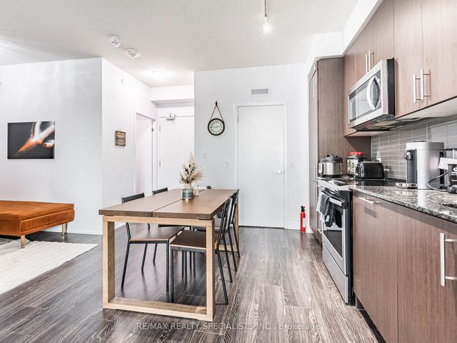 1503 - 4085 Parkside Village Dr, Condo with 2 bedrooms, 1 bathrooms and 1 parking in Mississauga ON | Image 10