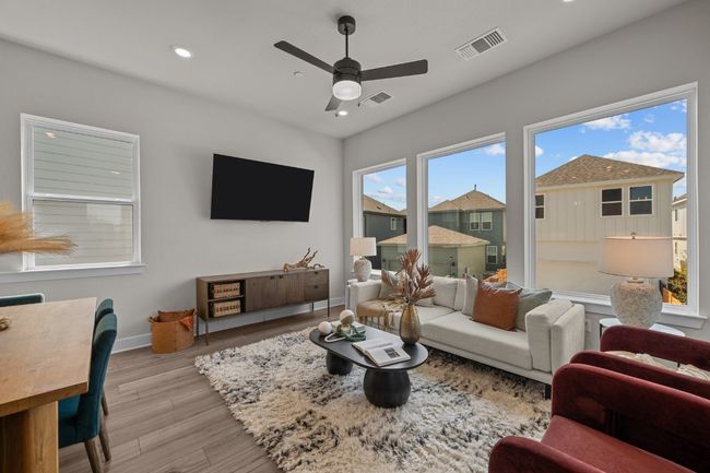 Family Room (Staged) | Image 5