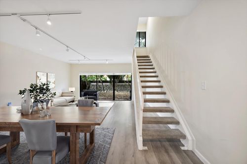 4d-19986 Ne 5th Ct, Miami, FL, 33179-3010 | Card Image