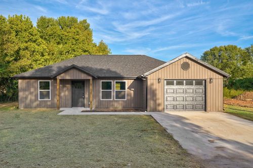 314 N Park Ave, Aurora, MO, 65605-1364 | Card Image