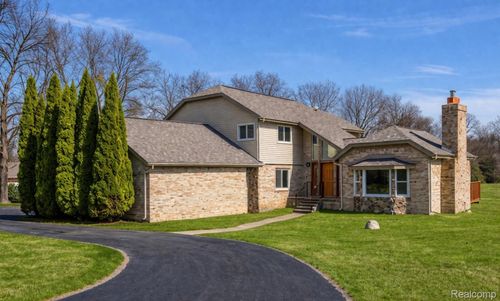 3105 Hickory Rdg, Ortonville, MI, 48462-9253 | Card Image