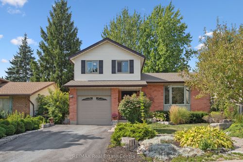 53 Rochelle Dr, Guelph, ON, N1K1L1 | Card Image