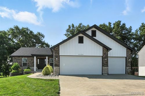 1334 Heritage Pkwy, Wentzville, MO, 63385-3570 | Card Image
