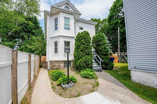 307 Austin St, New Bedford, MA, 02740-4526 | Card Image