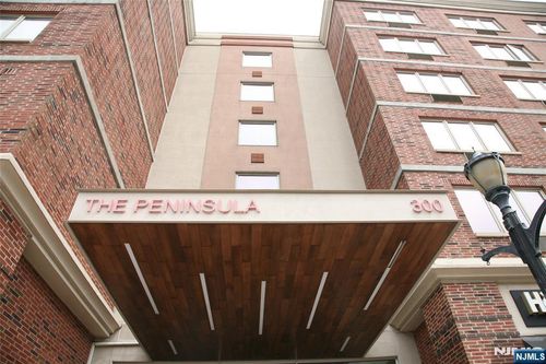 3104 City Pl, Edgewater, NJ, 07020-3145 | Card Image