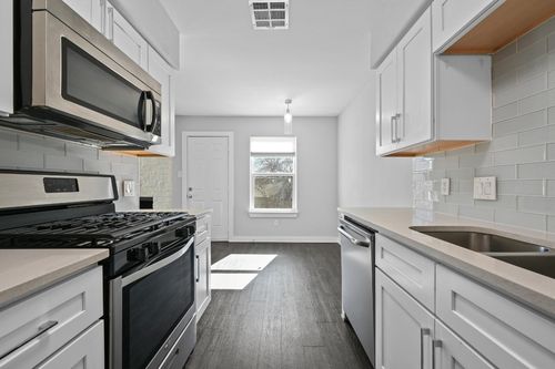 b-1903 Townesouth Cir, Austin, TX, 78741-5611 | Card Image