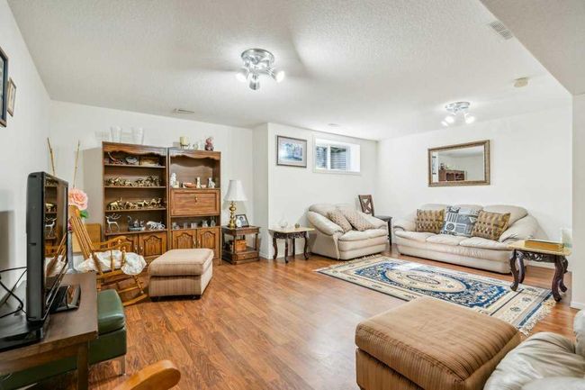 63 Wentworth Common Sw, Home with 3 bedrooms, 2 bathrooms and 2 parking in Calgary AB | Image 5