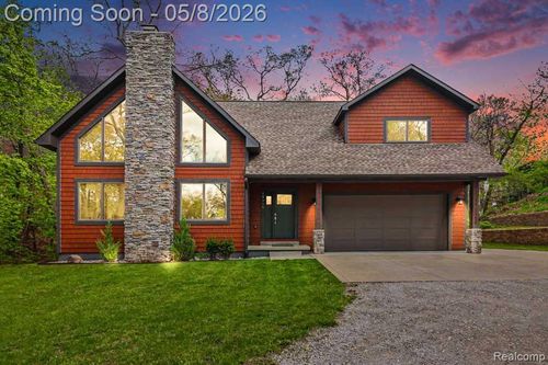 10429 9 Mile Rd, Whitmore Lake, MI, 48189-9128 | Card Image