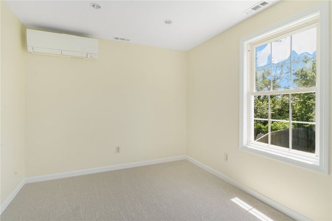 208 W View Rd, House other with 4 bedrooms, 3 bathrooms and 4 parking in Middletown RI | Image 9