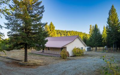 1147 Middle Basin Rd, Home with 3 bedrooms, 2 bathrooms and null parking in Colville WA | Image 3