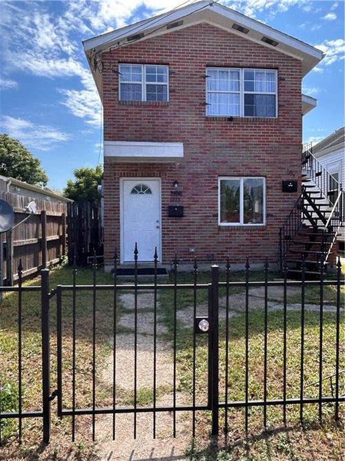 1213 Alvar St, New Orleans, LA, 70117-5203 | Card Image