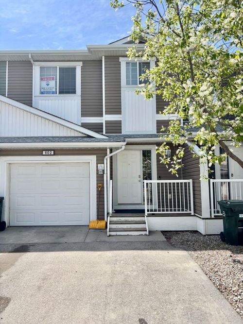 602-800 Yankee Valley Blvd Se, Airdrie, AB, T4A2L3 | Card Image