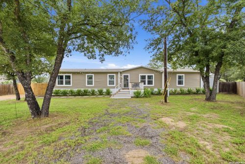 125 Acorn Holw, Poteet, TX, 78065-4795 | Card Image