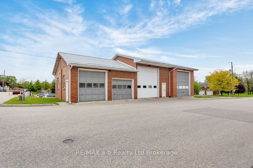 11 Front St, Norwich, ON, N0J1P0 | Card Image