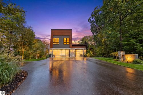 7665 Cameo Lane, Clarkston, MI, 48348 | Card Image