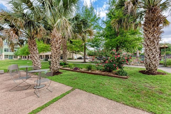 Community courtyard | Image 28